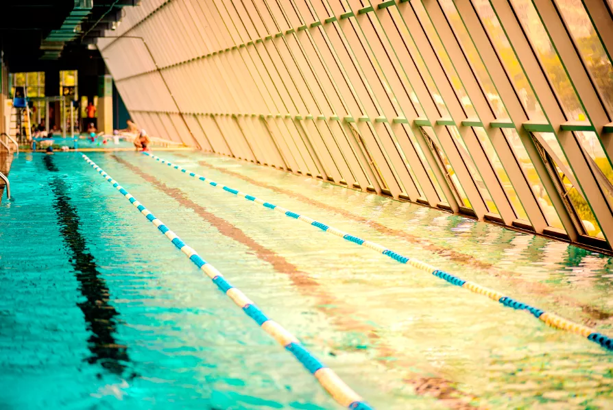 桦川成人混凝土钢结构游泳池项目